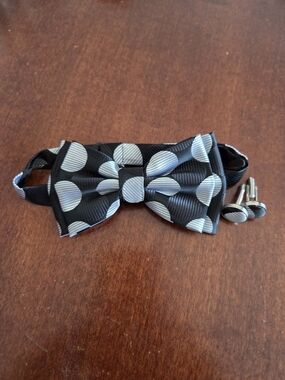 Black and Silver Polka Dot Round Cufflinks & Bowtie - NWOT
